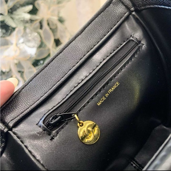 New in box CHANEL MAKEUP Black 2 Way Bag or Backpack - Picture 10 of 12